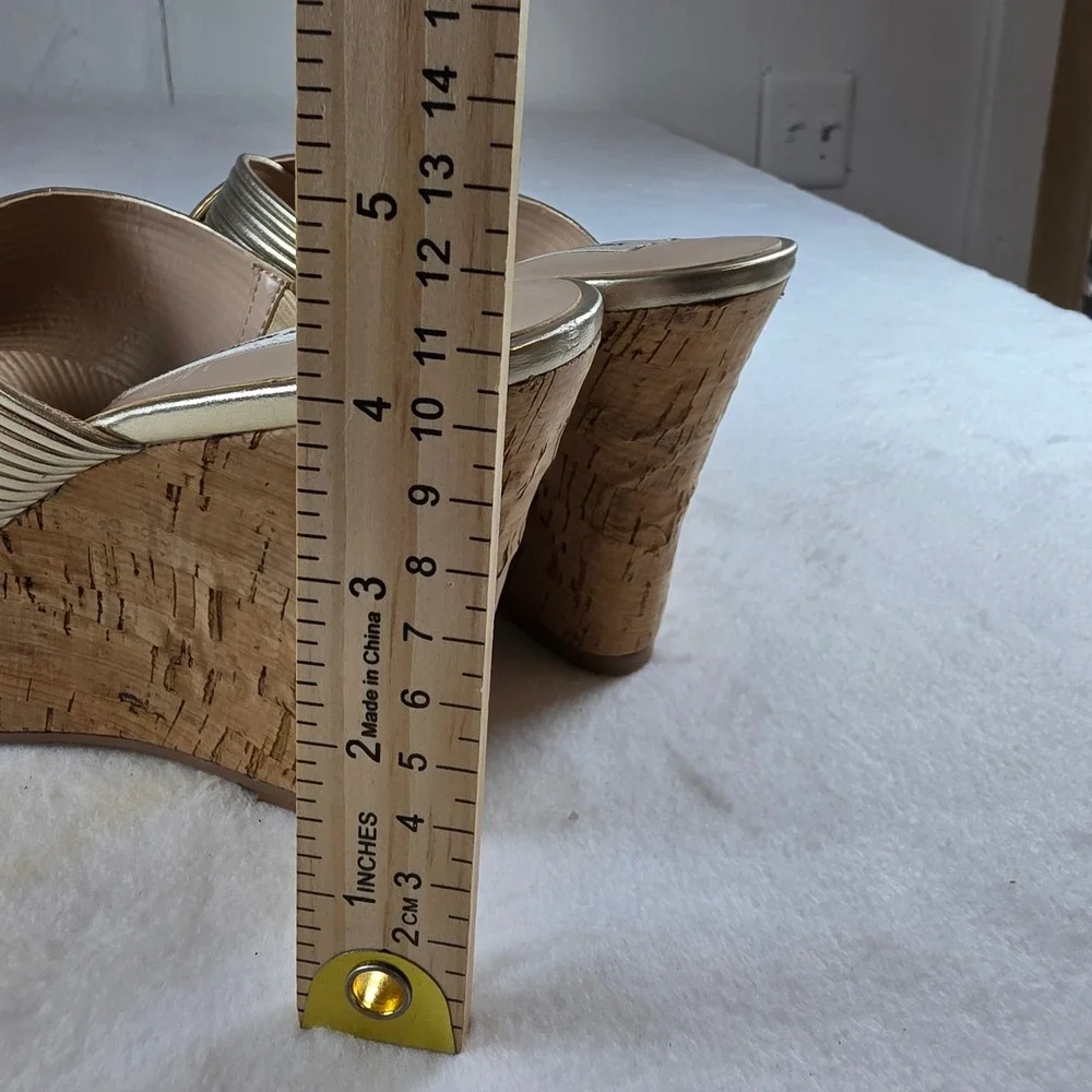 Saks Fifth Avenue Loft Gold Metallic Ribbed Crossover Cork Wedge Sandals 8M